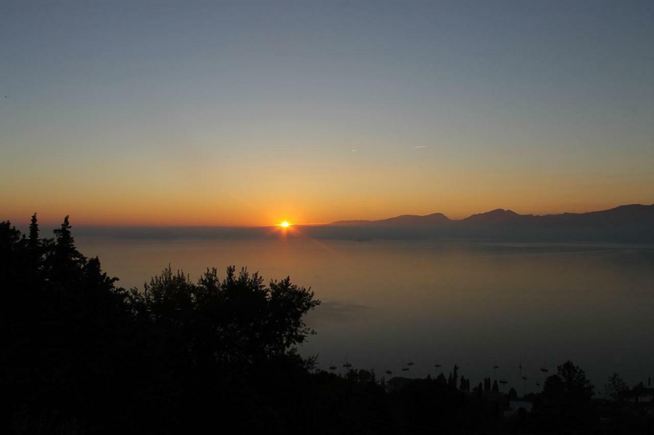The View Daire Torri Del Benaco Dış mekan fotoğraf